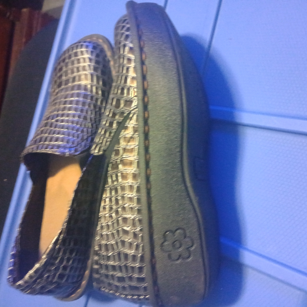 Silver Croc-Embossed Loafers